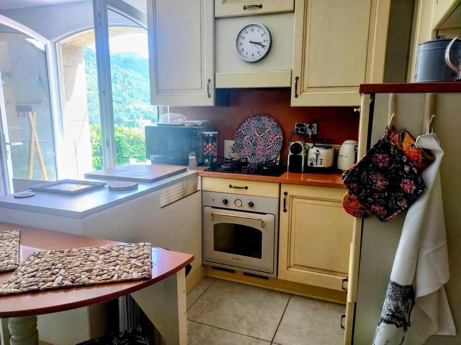 La Maison De Ninia 디뉴레뱅 외부 사진